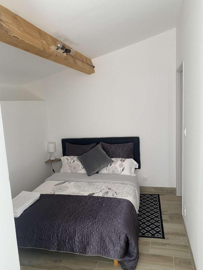 Bel Appartement Au Coeur Du Village De Sartene Εξωτερικό φωτογραφία
